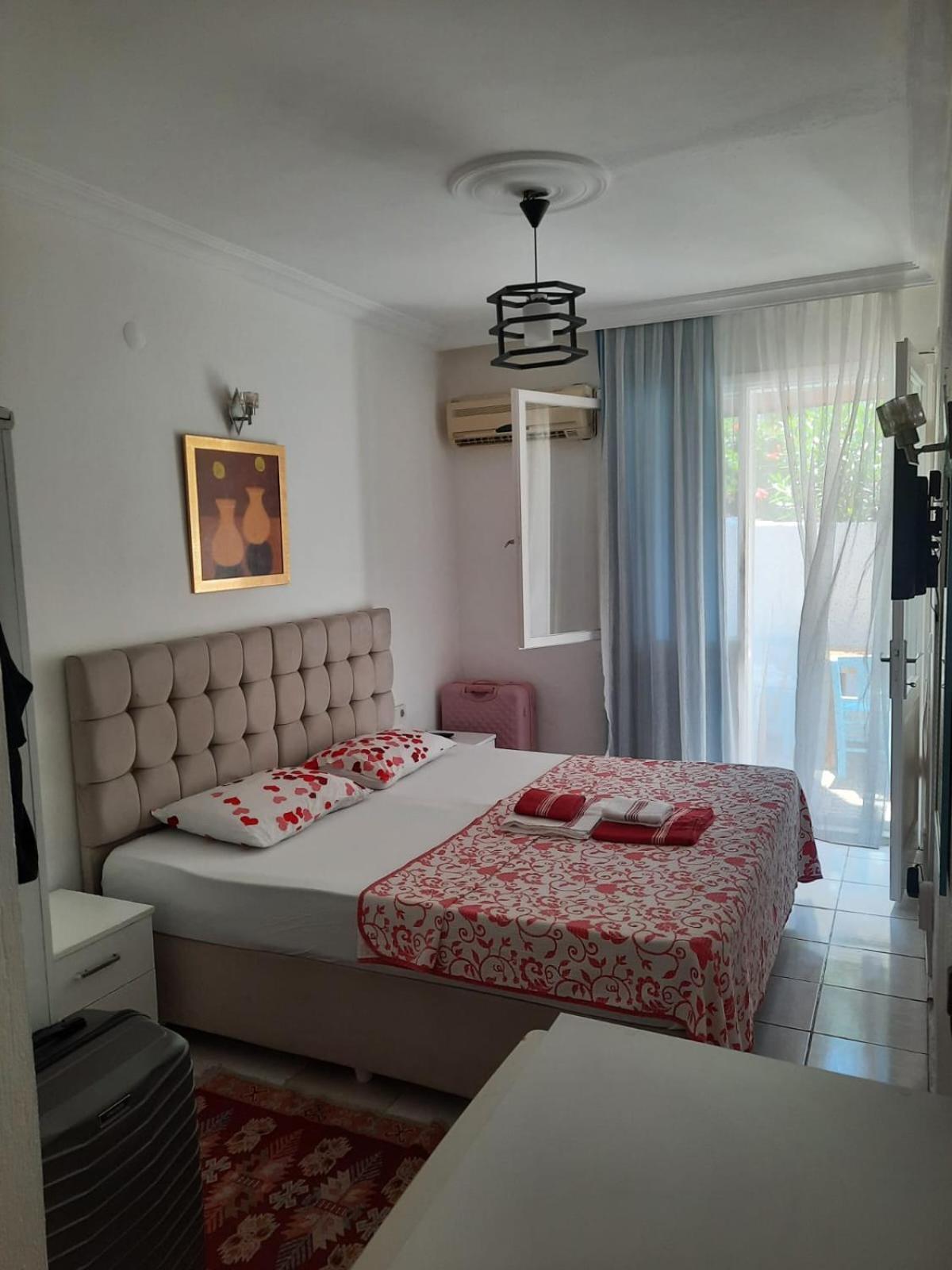 Beyaz Apart Pansiyon Çeşme Buitenkant foto