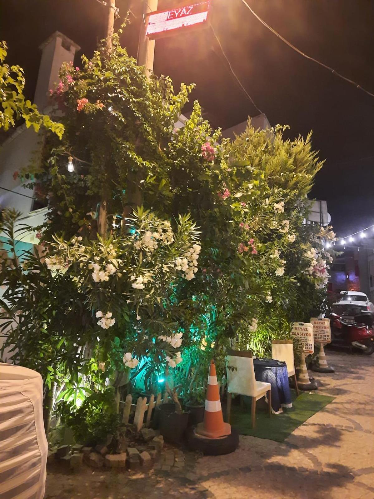 Beyaz Apart Pansiyon Çeşme Buitenkant foto
